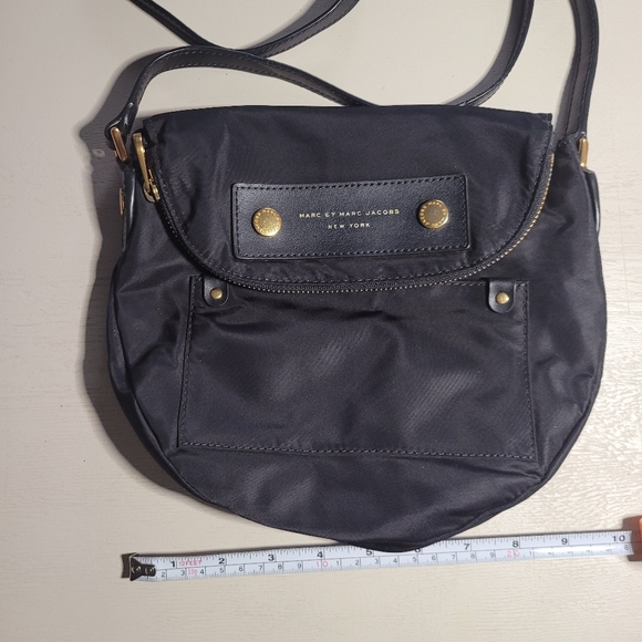 Marc by Marc Jacobs Nylon Sadle Crossbody Handbag Black and Gold - Picture 4 of 9